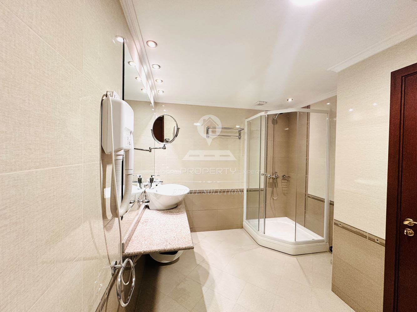 ЛУКСОЗНО ОБЗАВЕДЕН ТРИСТАЕН АПАРТАМЕНТ В КОМПЛЕКЕС "ДАУНТАУН", УЛ. СТРАГИТЕ, КВ. ГЛАЗНЕ, ГР. БАНСКО. - 0