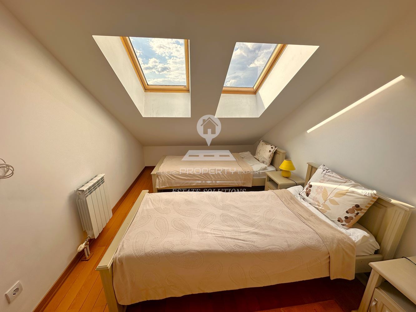 ПРОСТОРЕН ЧЕТИРИСТАЕН АПАРТАМЕНТ В ЖИЛИЩНА СГРАДА "PIRIN LODGE" ГР. БАНСКО - 0