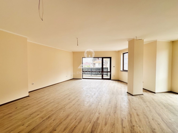 ПРОСТОРЕН ТРИСТАЕН АПАРТАМЕНТ В ЖИЛИЩНА СГРАДА С ПЕРФЕКТНА ЛОКАЦИЯ В КВ. СТРАГИТЕ, ГР. БАНСКО. - 0