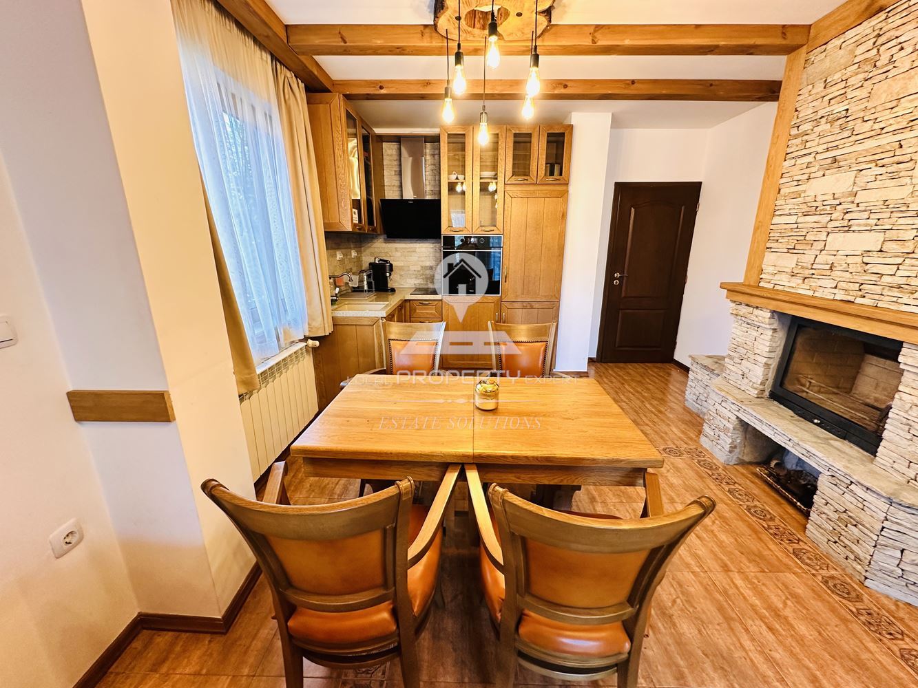 ЛУКСОЗНО ОБЗАВЕДЕН ДВУСТАЕН АПАРТАМЕНТ В ЖЛИЛИЩНА СГРАДА С ТОП ЛОКАЦИЯ НА УЛ. "ХАН АСПАРУХ", КВ.ГЛАЗНЕ, ГР. БАНСКО. - 0