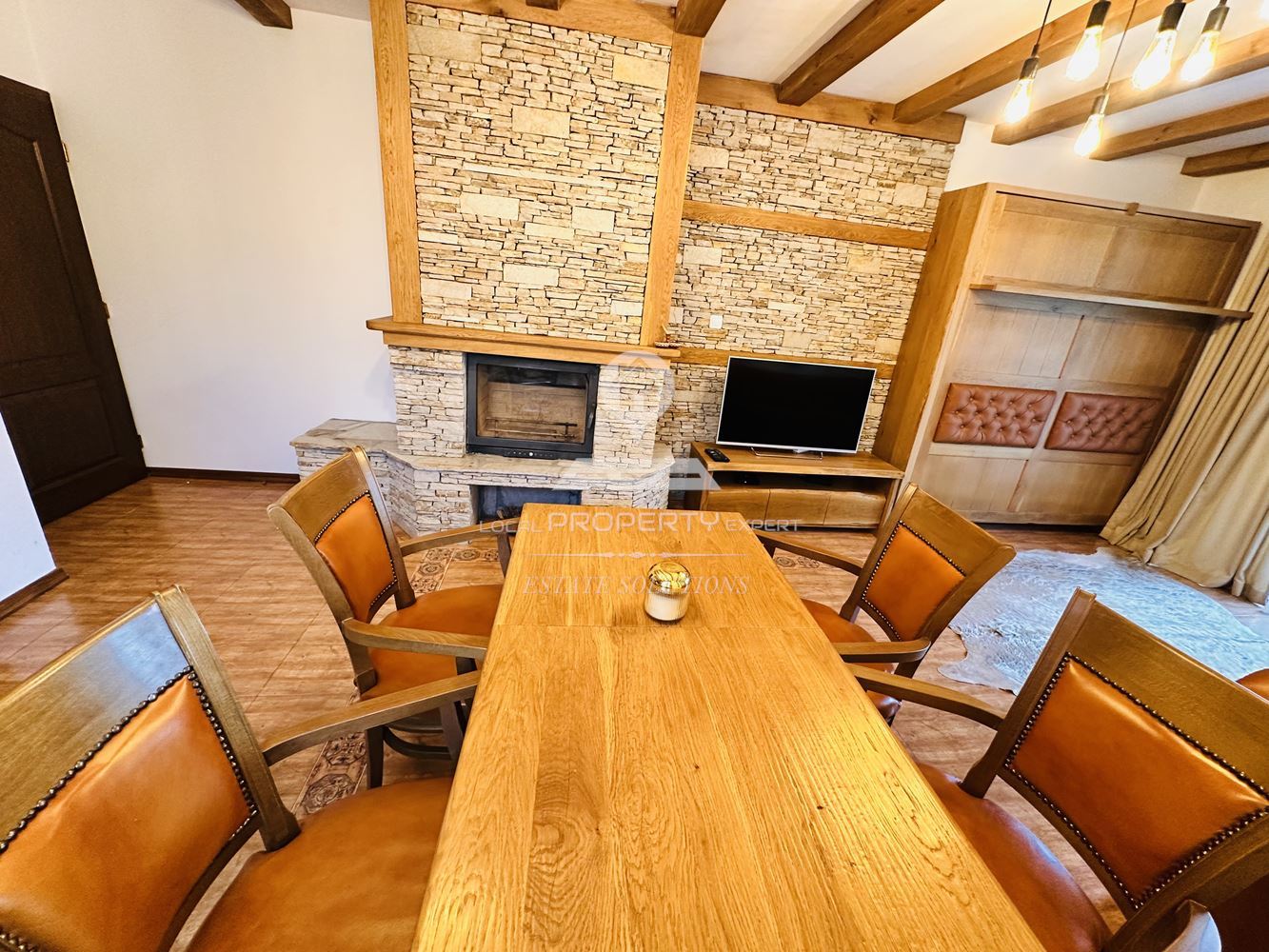 ЛУКСОЗНО ОБЗАВЕДЕН ДВУСТАЕН АПАРТАМЕНТ В ЖЛИЛИЩНА СГРАДА С ТОП ЛОКАЦИЯ НА УЛ. "ХАН АСПАРУХ", КВ.ГЛАЗНЕ, ГР. БАНСКО. - 0