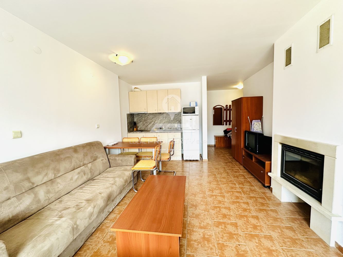 ОБЗАВЕДЕНО, ЮЖНО СТУДИО В ЖИЛИЩНА СГРАДА "ПРЕСПА", КВ. ГРАМАДЕТО, ГР. БАНСКО - 0