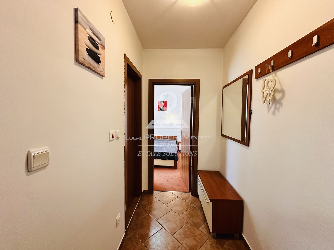 ОБЗАВЕДЕН, ДВУСТАЕН АПАРТАМЕНТ ПОД НАЕМ В ЖИЛИЩНА СГРАДА "ПРЕСПА", М. ''ГРАМАДЕТО'', ГР. БАНСКО - 0