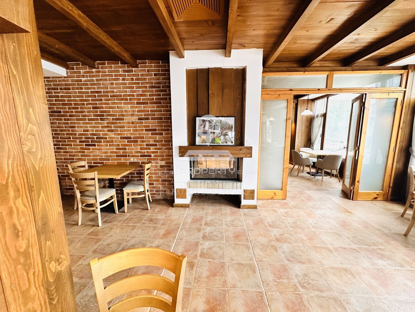 ОТЛИЧНО РАЗРАБОТЕН И НАПЪЛНО ОБОРУДВАН РЕСТОРАН ПОД НАЕМ С АТРАКТИВНА ЛОКАЦИЯ В ХОТЕЛ "РАЗЛОГ", ГР. РАЗЛОГ. - 0