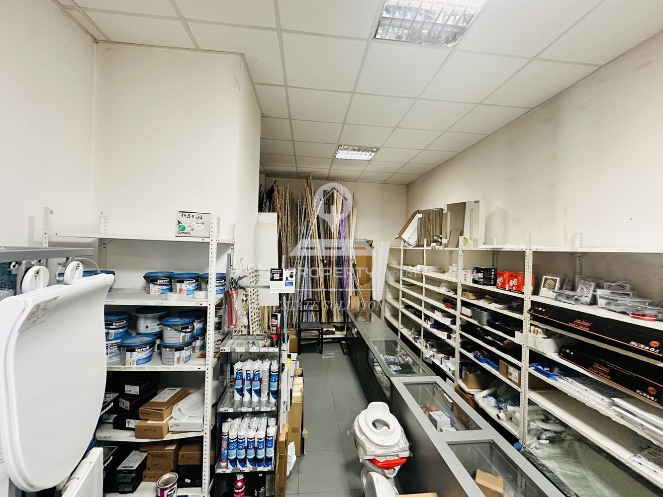 ТЪРГОВСКО ПОМЕЩЕНИЕ В ИДЕАЛЕН ЦЕНТЪР НА ГР. РАЗЛОГ, УЛ. ОПЪЛЧЕНСКА 1. - 0