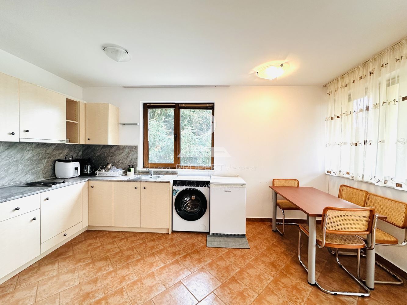 ДВУСТАЕН, ОБЗАВЕДЕН АПАРТАМЕНТ ПОД НАЕМ В КОМПЛЕКС "PRESPA", ГР.БАНСКО. - 0