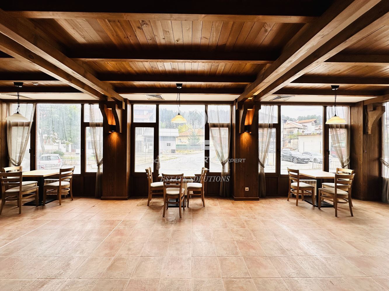 ОТЛИЧНО РАЗРАБОТЕН И НАПЪЛНО ОБОРУДВАН РЕСТОРАН ПОД НАЕМ С АТРАКТИВНА ЛОКАЦИЯ В ХОТЕЛ "РАЗЛОГ", ГР. РАЗЛОГ. - 0