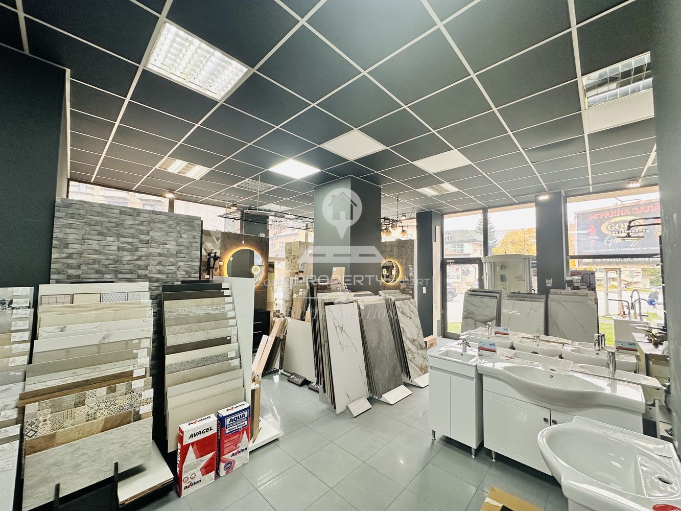 ТЪРГОВСКО ПОМЕЩЕНИЕ В ИДЕАЛЕН ЦЕНТЪР НА ГР. РАЗЛОГ, УЛ. ОПЪЛЧЕНСКА 1. - 0