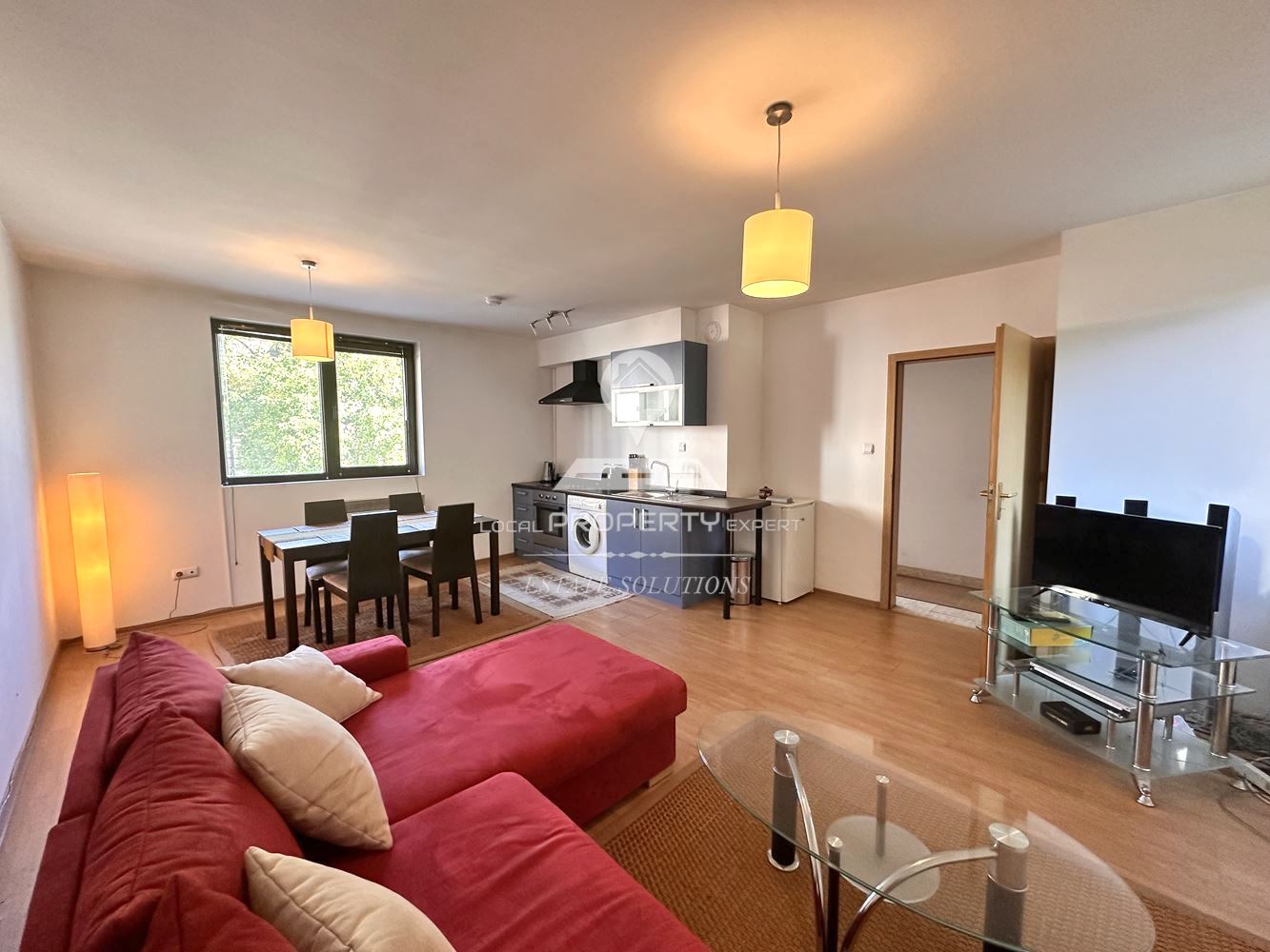 ПРОСТОРЕН ДВУСТАЕН АПАРТАМЕНТ В ЖИЛИЩНА СГРАДА "ВИХРЕН" ИДЕАЛЕН ЦЕНТЪР НА ГР.БАНСКО. - 0