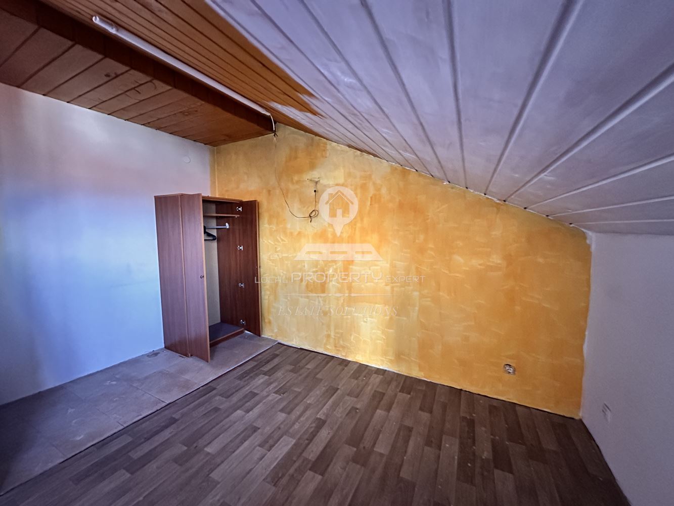 ИДЕАЛНА ИНВЕСТИЦИЯ! ТРИЕТАЖНА КЪЩА С МЕХАНА И ВЪЗМОЖНОСТ ЗА БИЗНЕС В ГР. БАНСКО - 0