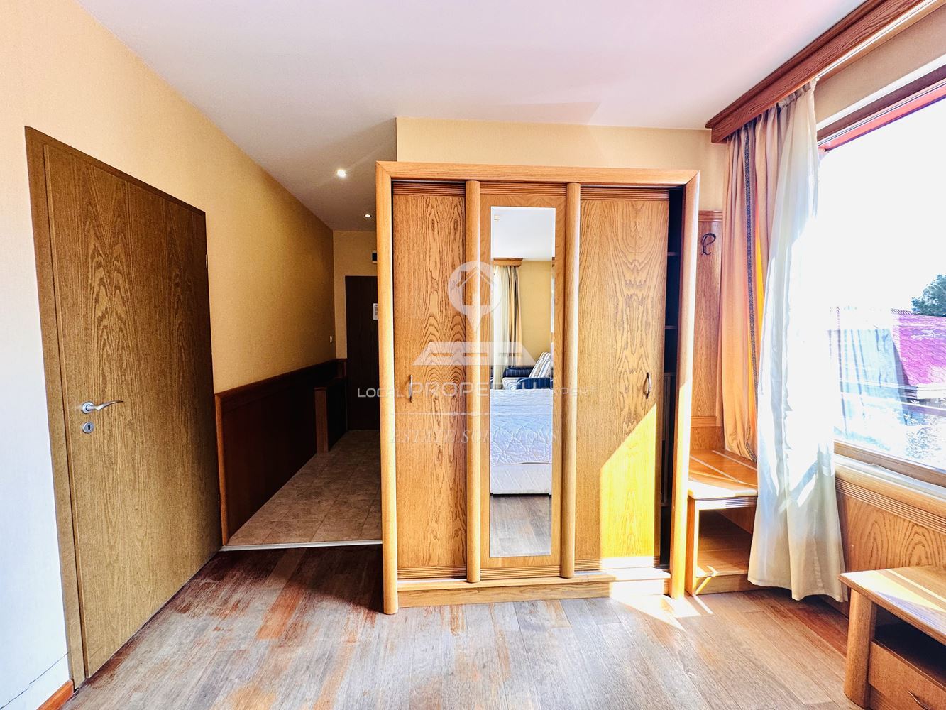 ЮЖЕН ДВУСТАЕН, ОБЗАВЕДЕН АПАРТАМЕНТ В КОМПЛЕКС "БЕЛВЮ РЕЗИДЕНС", УЛ. "НАЙДЕН ГЕРОВ" 1, ГР. БАНСКО. - 0