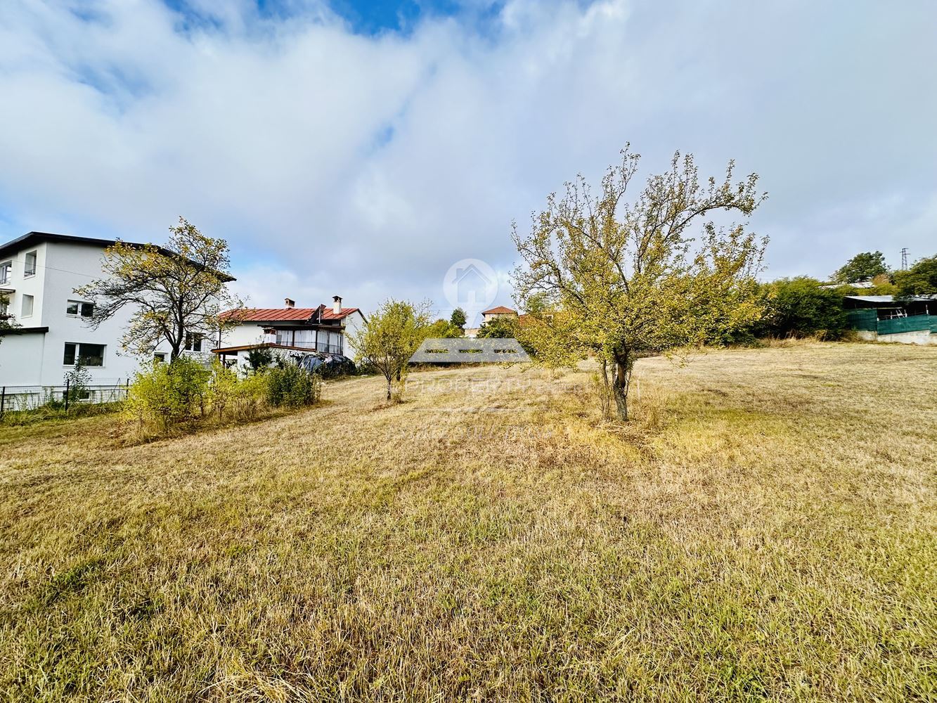 АТРАКТИВЕН ИМОТ В ЖИЛИЩНА ЗОНА НА СЕЛО ГОДЛЕВО,ОБЩИНА РАЗЛОГ. - 0