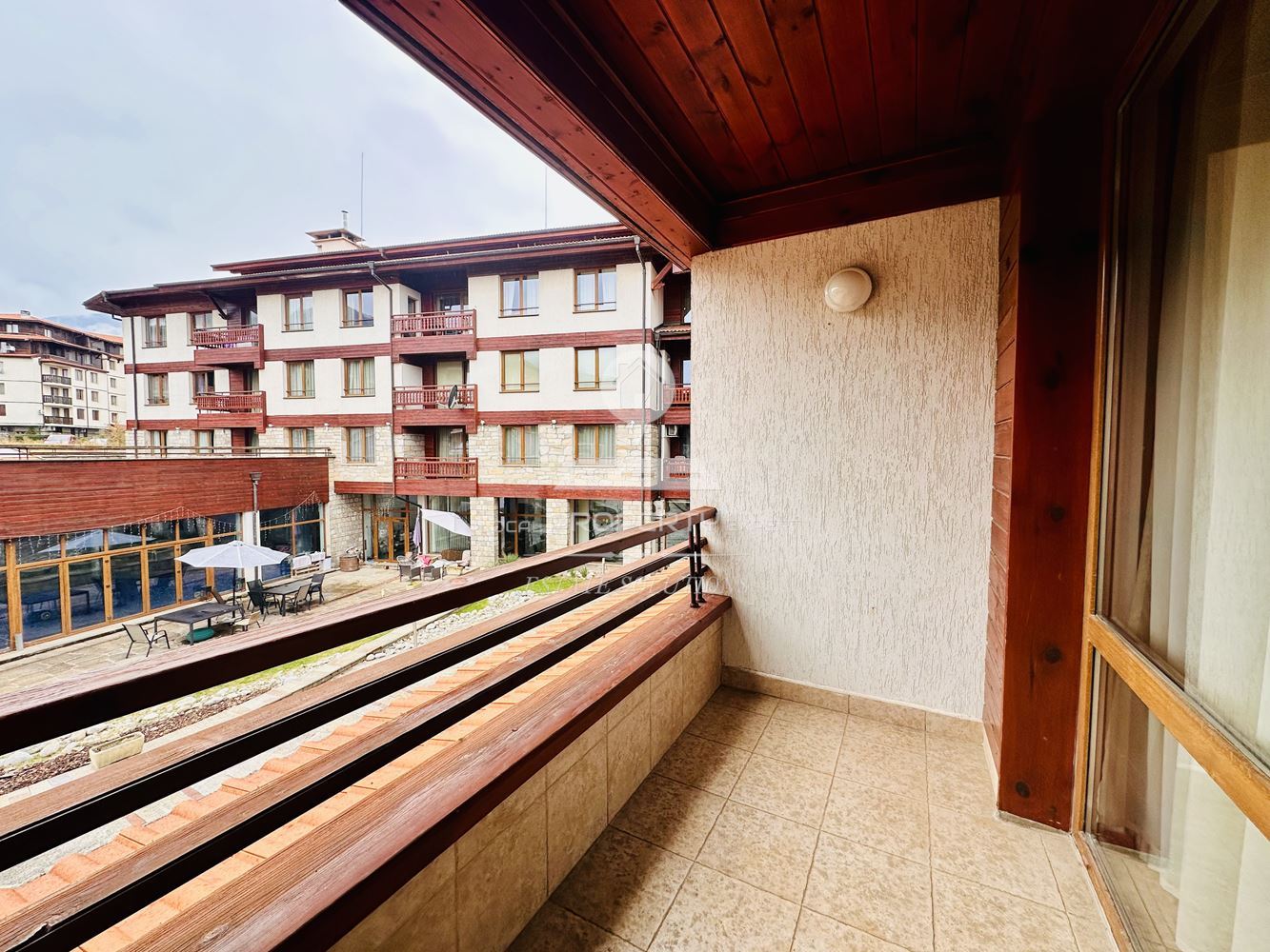 СТУДИО С ЮЖНО ИЗЛОЖЕНИЕ И БАЛКОН, В СГРАДА "BELLEVUE RESIDENCE", ГР.БАНСКО. - 0