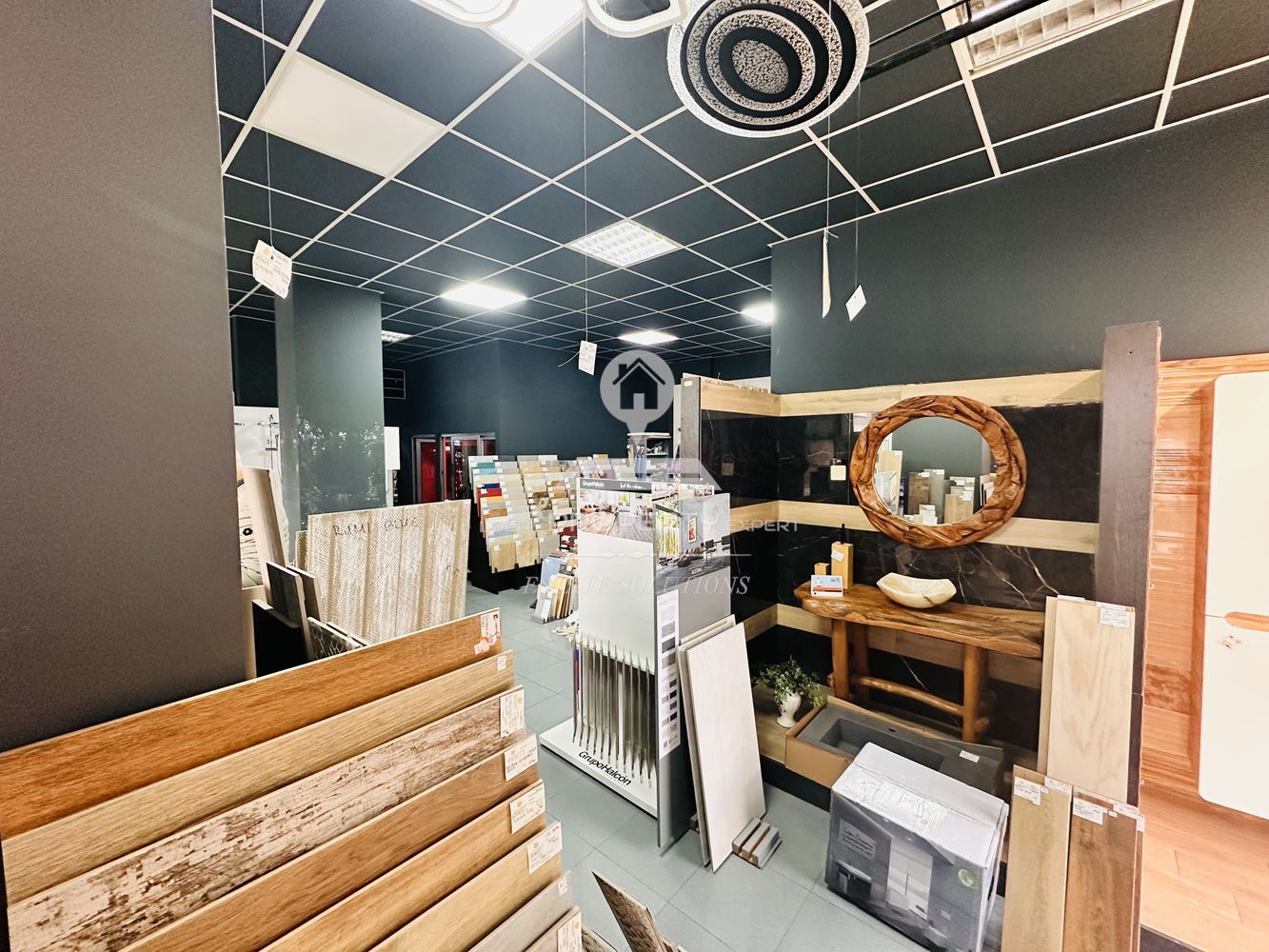 ТЪРГОВСКО ПОМЕЩЕНИЕ В ИДЕАЛЕН ЦЕНТЪР НА ГР. РАЗЛОГ, УЛ. ОПЪЛЧЕНСКА 1. - 0