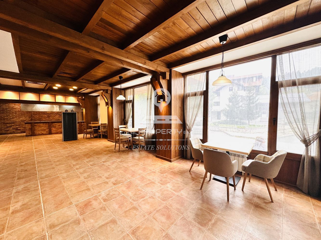 ОТЛИЧНО РАЗРАБОТЕН И НАПЪЛНО ОБОРУДВАН РЕСТОРАН ПОД НАЕМ С АТРАКТИВНА ЛОКАЦИЯ В ХОТЕЛ "РАЗЛОГ", ГР. РАЗЛОГ. - 0