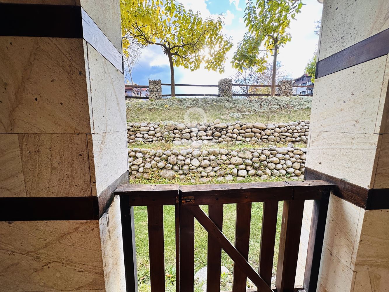 ЮЖЕН, ДВУСТАЕН, ОБЗАВЕДЕН АПАРТАМЕНТ, ПОД НАЕМ В КОМПЛЕКС "PRESPA", ГР.БАНСКО. - 0