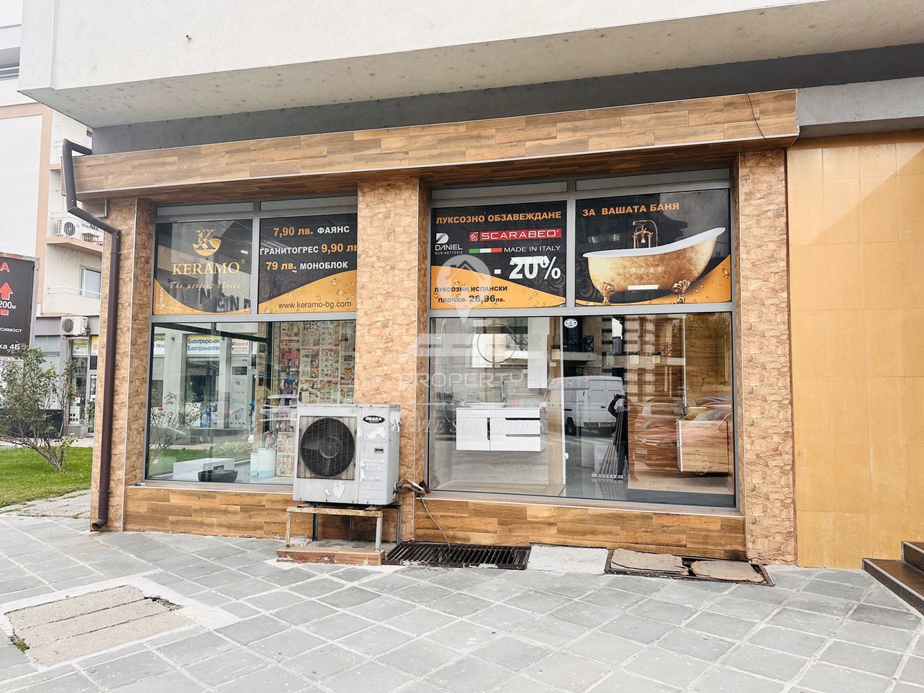 ТЪРГОВСКО ПОМЕЩЕНИЕ В ИДЕАЛЕН ЦЕНТЪР НА ГР. РАЗЛОГ, УЛ. ОПЪЛЧЕНСКА 1. - 0