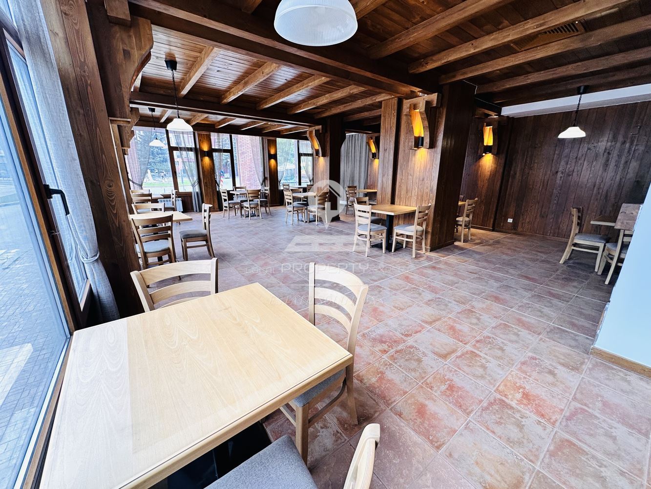 ОТЛИЧНО РАЗРАБОТЕН И НАПЪЛНО ОБОРУДВАН РЕСТОРАН ПОД НАЕМ С АТРАКТИВНА ЛОКАЦИЯ В ХОТЕЛ "РАЗЛОГ", ГР. РАЗЛОГ. - 0