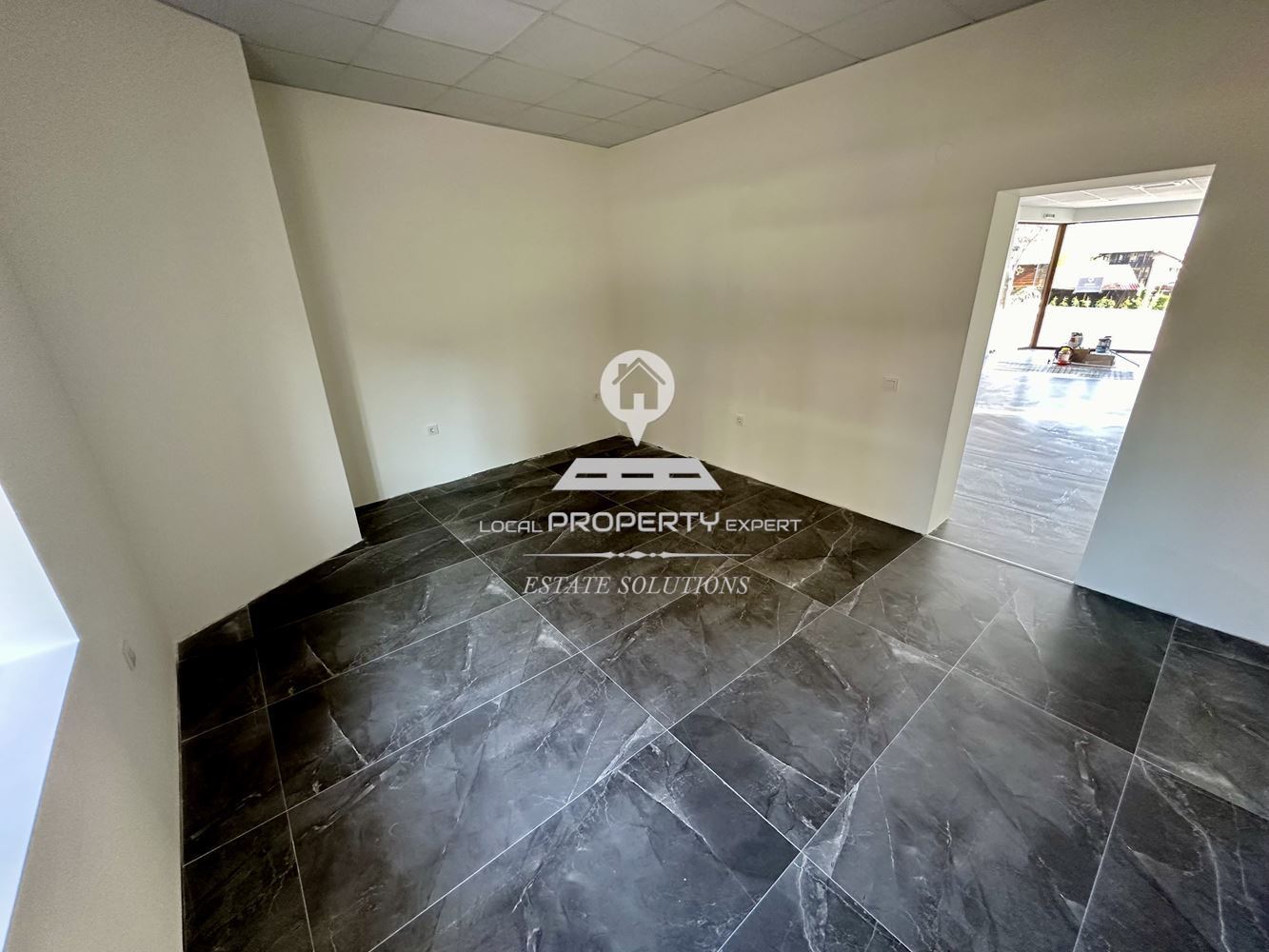 МАГАЗИН, ОФИС, РЕСТОРАНТ НА ТОП ЛОКАЦИЯ В ГР. БАНСКО. - 0