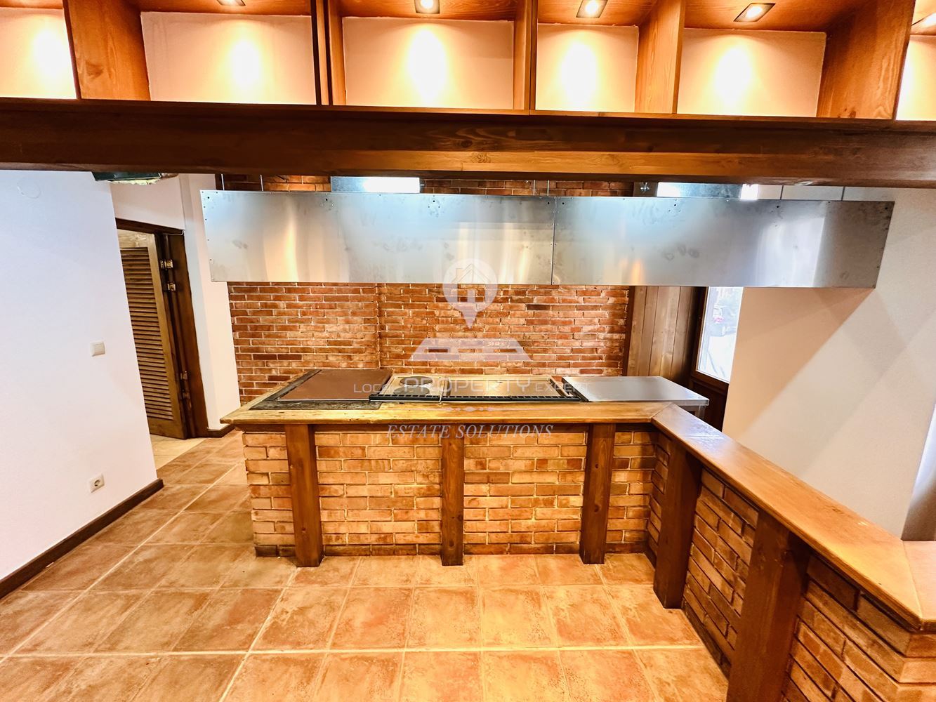 ОТЛИЧНО РАЗРАБОТЕН И НАПЪЛНО ОБОРУДВАН РЕСТОРАН ПОД НАЕМ С АТРАКТИВНА ЛОКАЦИЯ В ХОТЕЛ "РАЗЛОГ", ГР. РАЗЛОГ. - 0