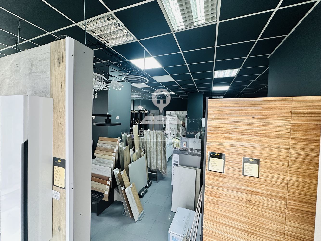 ТЪРГОВСКО ПОМЕЩЕНИЕ В ИДЕАЛЕН ЦЕНТЪР НА ГР. РАЗЛОГ, УЛ. ОПЪЛЧЕНСКА 1. - 0