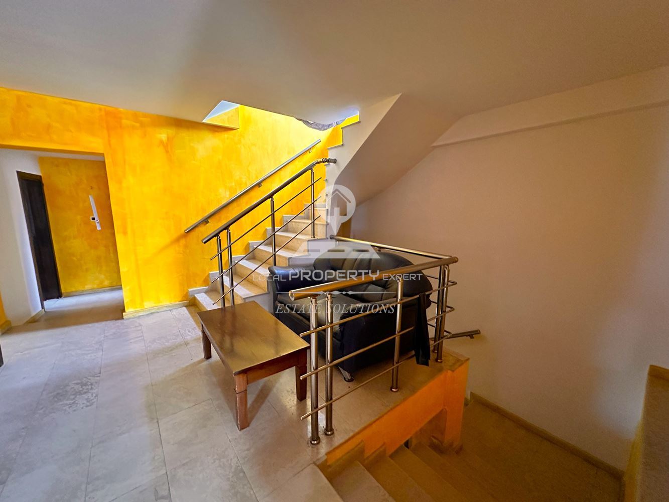 ИДЕАЛНА ИНВЕСТИЦИЯ! ТРИЕТАЖНА КЪЩА С МЕХАНА И ВЪЗМОЖНОСТ ЗА БИЗНЕС В ГР. БАНСКО - 0