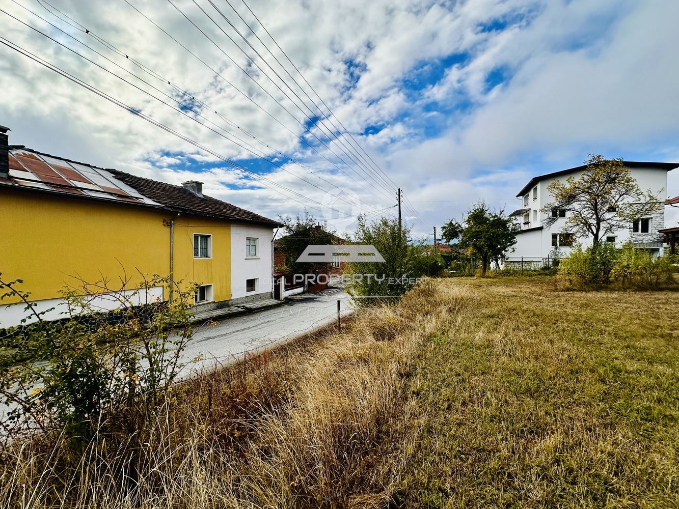 АТРАКТИВЕН ИМОТ В ЖИЛИЩНА ЗОНА НА СЕЛО ГОДЛЕВО,ОБЩИНА РАЗЛОГ. - 0