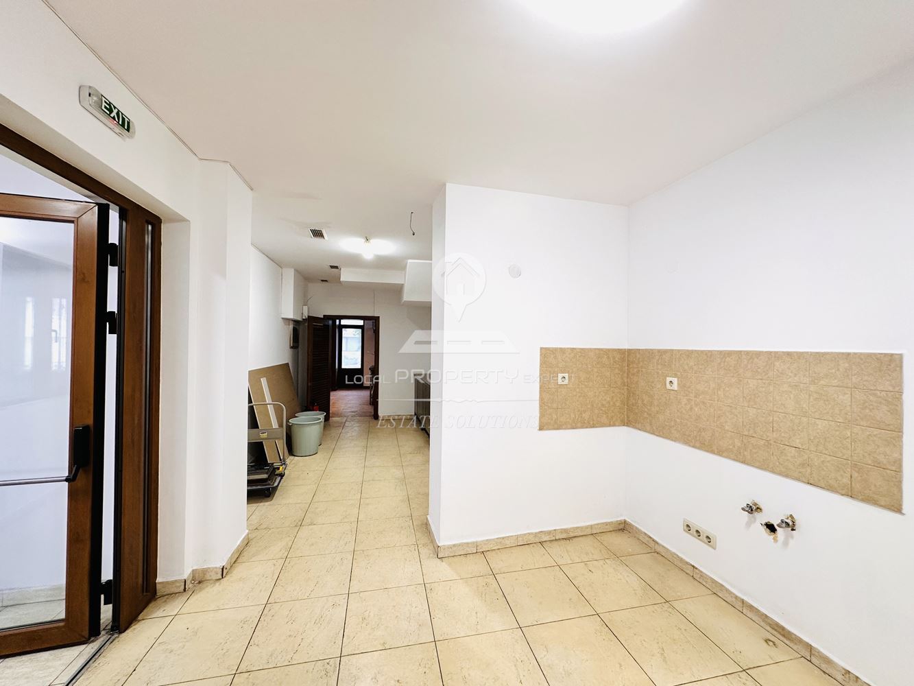 ОТЛИЧНО РАЗРАБОТЕН И НАПЪЛНО ОБОРУДВАН РЕСТОРАН ПОД НАЕМ С АТРАКТИВНА ЛОКАЦИЯ В ХОТЕЛ "РАЗЛОГ", ГР. РАЗЛОГ. - 0