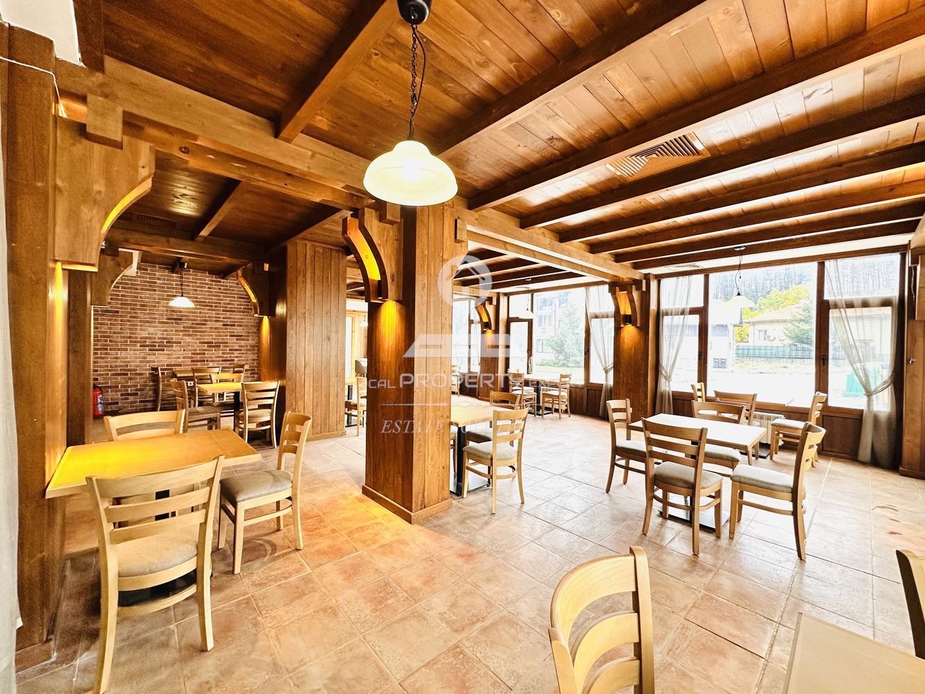 ОТЛИЧНО РАЗРАБОТЕН И НАПЪЛНО ОБОРУДВАН РЕСТОРАН ПОД НАЕМ С АТРАКТИВНА ЛОКАЦИЯ В ХОТЕЛ "РАЗЛОГ", ГР. РАЗЛОГ. - 0