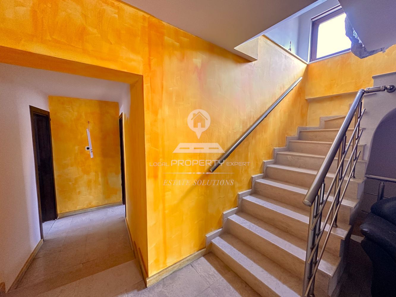 ИДЕАЛНА ИНВЕСТИЦИЯ! ТРИЕТАЖНА КЪЩА С МЕХАНА И ВЪЗМОЖНОСТ ЗА БИЗНЕС В ГР. БАНСКО - 0