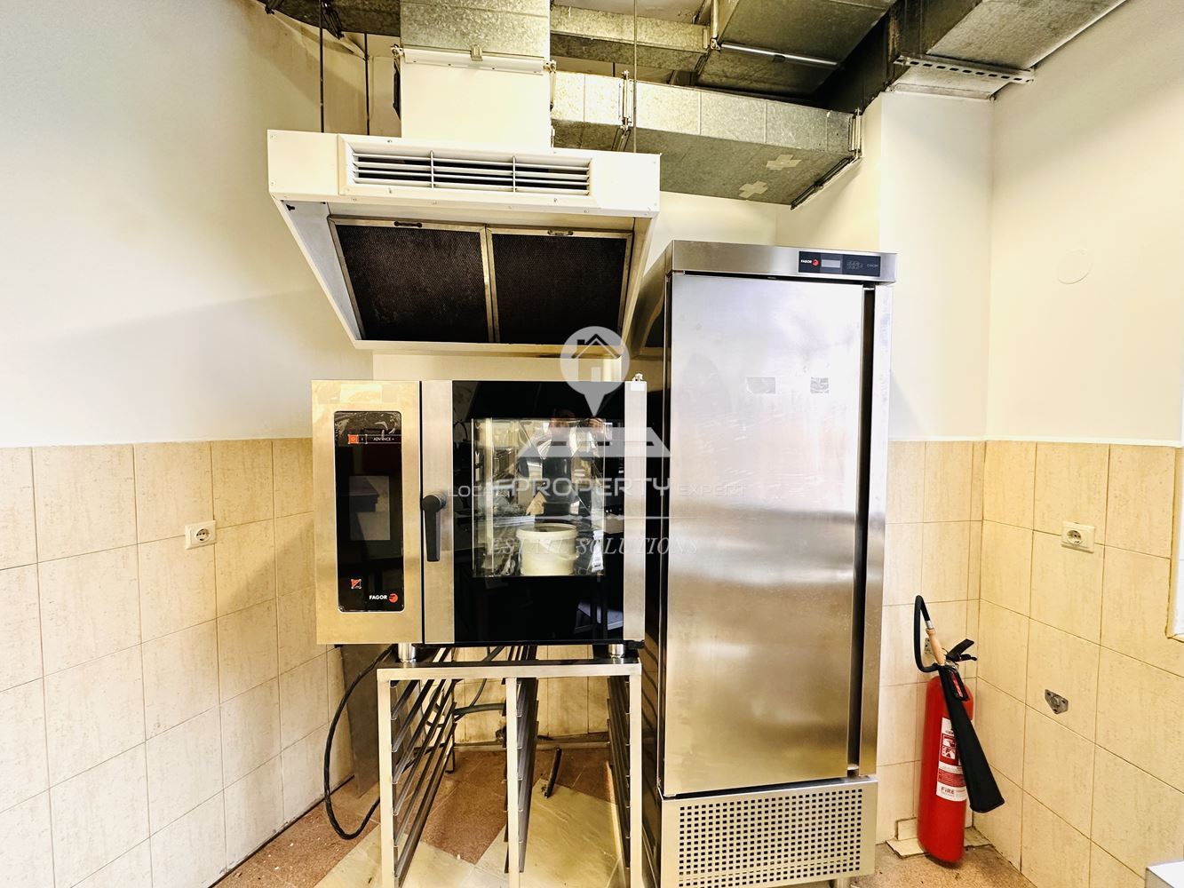 ОТЛИЧНО РАЗРАБОТЕН И НАПЪЛНО ОБОРУДВАН РЕСТОРАН ПОД НАЕМ С АТРАКТИВНА ЛОКАЦИЯ В ХОТЕЛ "РАЗЛОГ", ГР. РАЗЛОГ. - 0