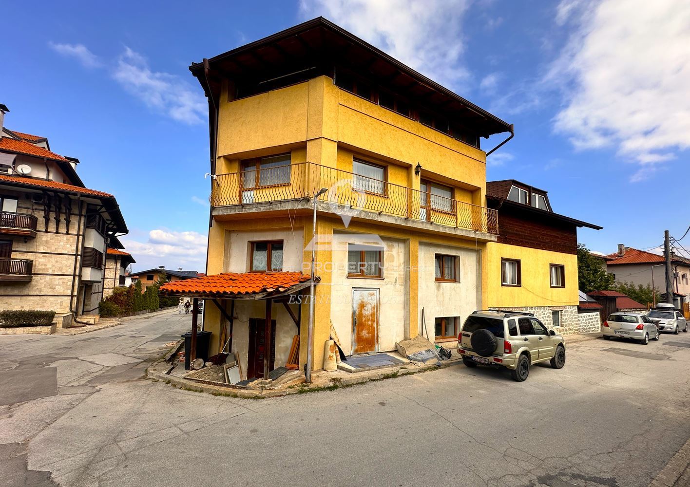 ИДЕАЛНА ИНВЕСТИЦИЯ! ТРИЕТАЖНА КЪЩА С МЕХАНА И ВЪЗМОЖНОСТ ЗА БИЗНЕС В ГР. БАНСКО - 0