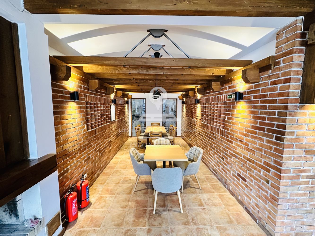 ОТЛИЧНО РАЗРАБОТЕН И НАПЪЛНО ОБОРУДВАН РЕСТОРАН ПОД НАЕМ С АТРАКТИВНА ЛОКАЦИЯ В ХОТЕЛ "РАЗЛОГ", ГР. РАЗЛОГ. - 0