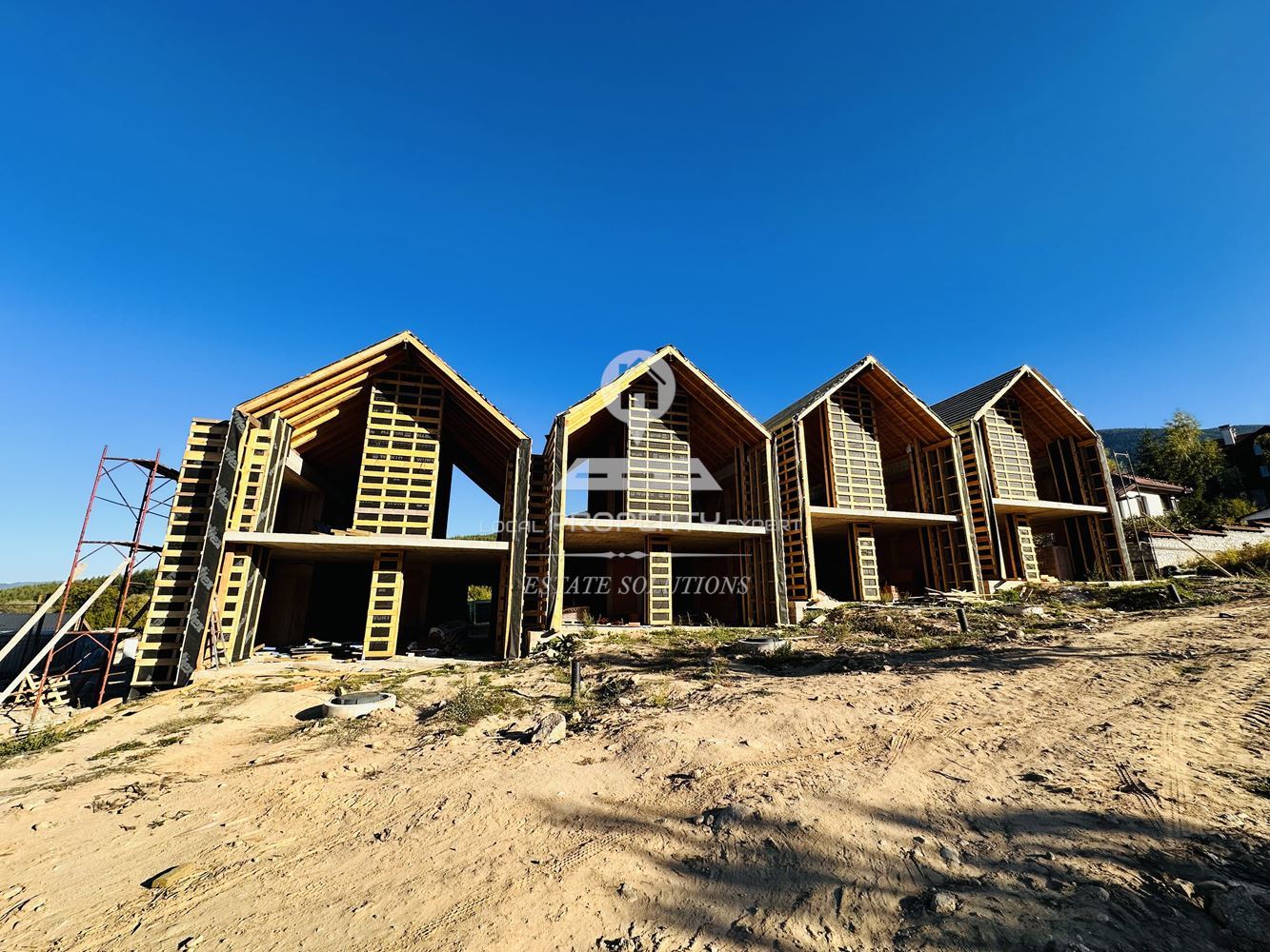 ДВУЕТАЖНА КЪЩА С ПАНОРАМНА ГЛЕДКА В МЕСТНОСТ "КОШЕРИНАТА", ГР. БАНСКО - 0