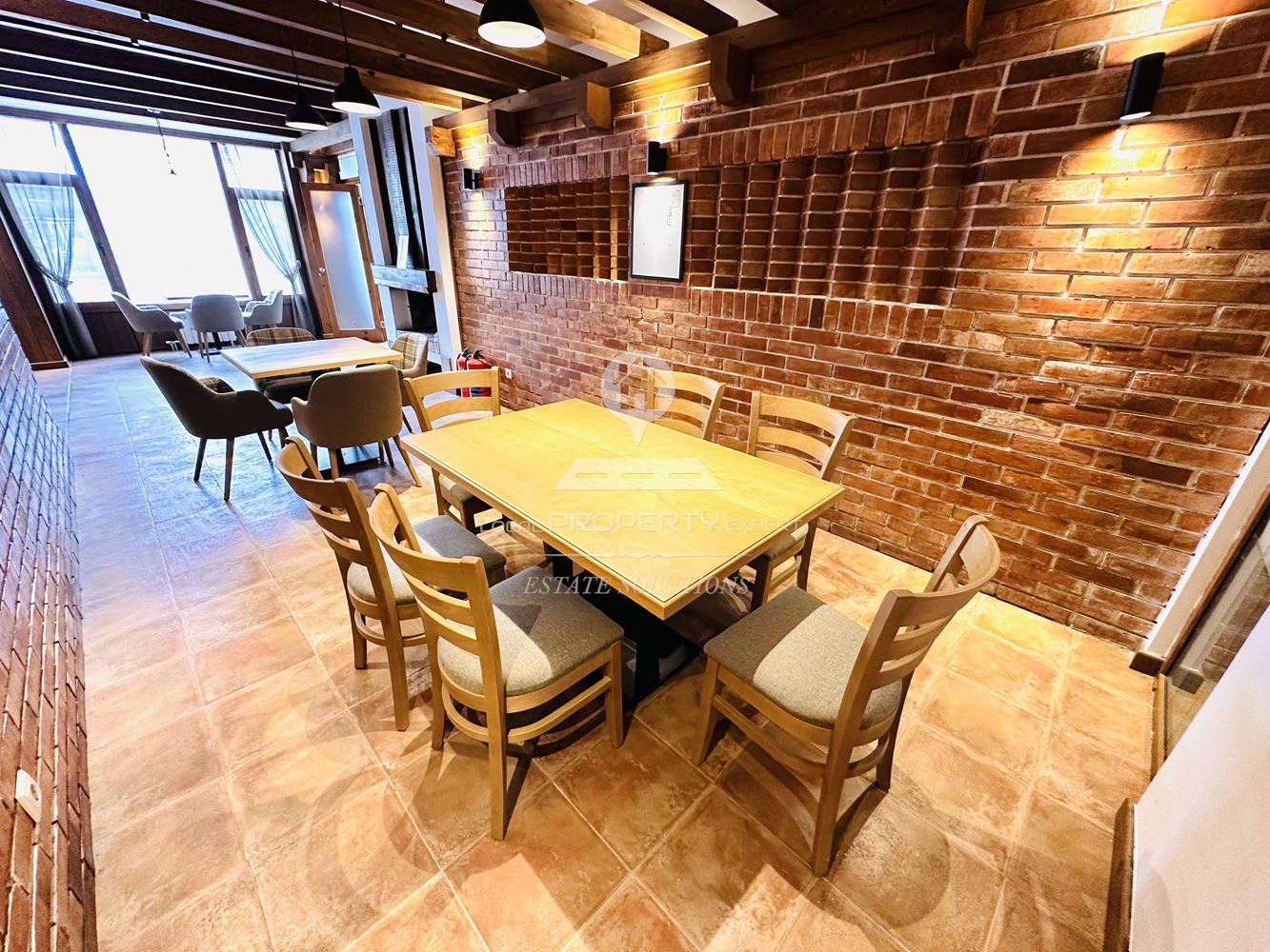 ОТЛИЧНО РАЗРАБОТЕН И НАПЪЛНО ОБОРУДВАН РЕСТОРАН ПОД НАЕМ С АТРАКТИВНА ЛОКАЦИЯ В ХОТЕЛ "РАЗЛОГ", ГР. РАЗЛОГ. - 0