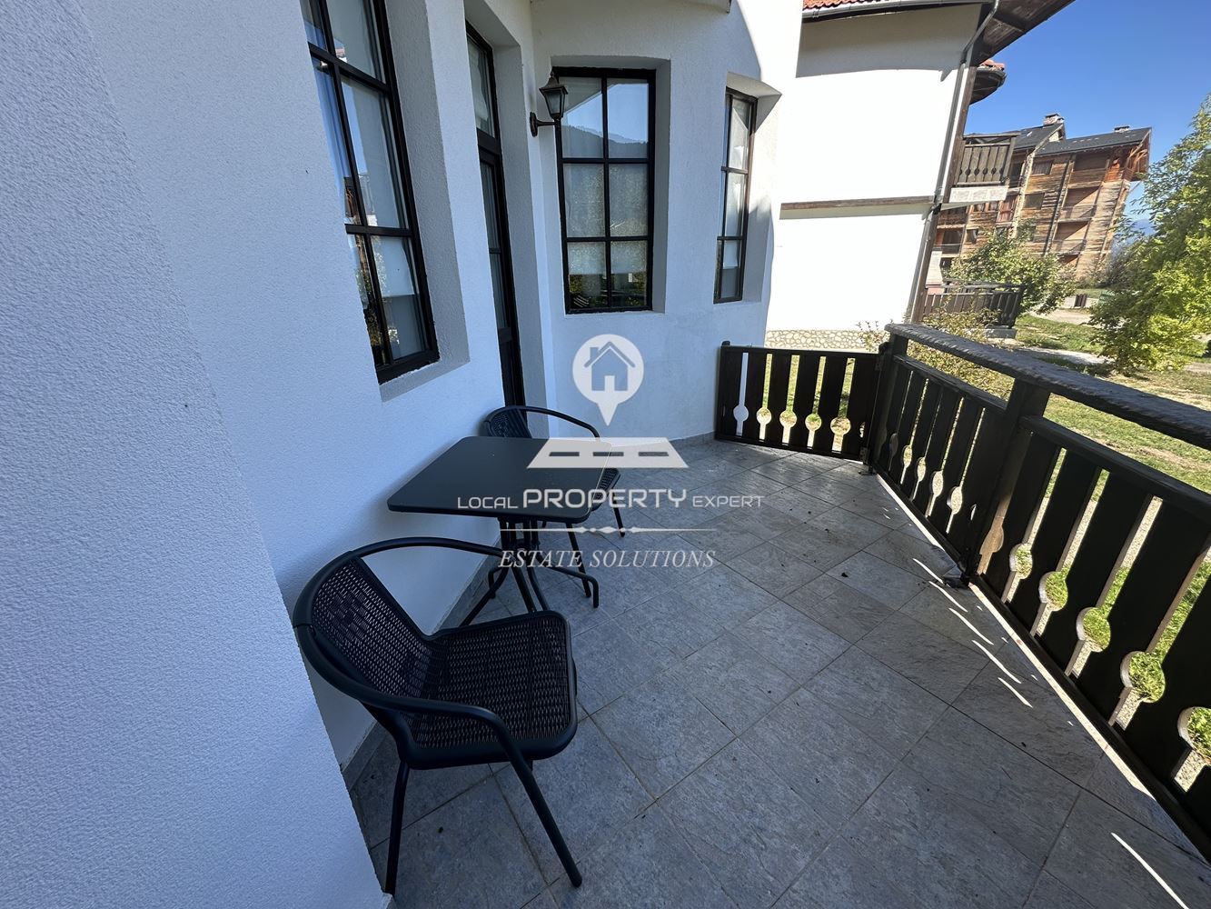 РЕНОВИРАНА ЕДНОФАМИЛНА КЪЩА ПОД НАЕМ В КОМПЛЕКС "PINE ROSE", МЕСТНОСТА "СВЕТИ ИВАН", ГР. БАНСКО. - 0