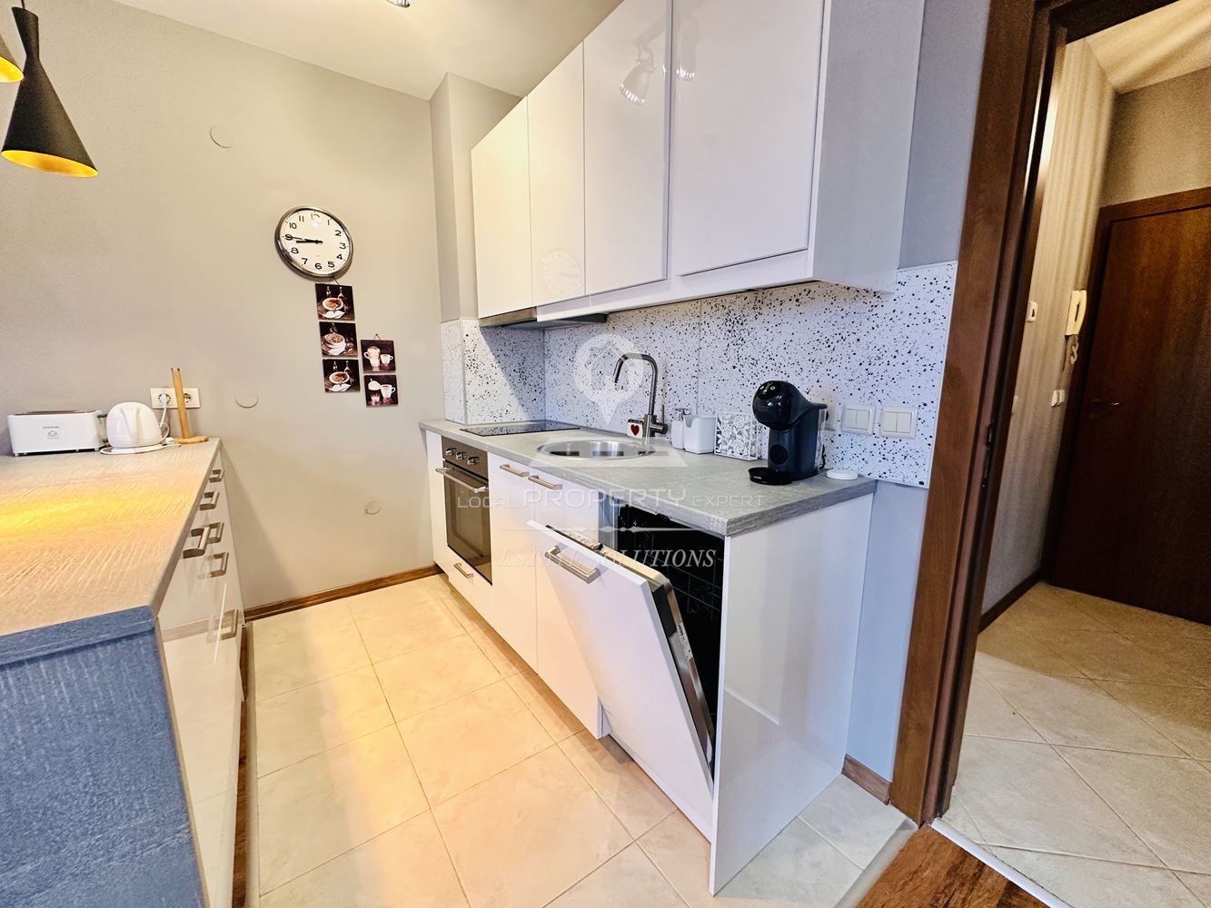 ДВУСТАЕН АПАРТАМЕНТ В ЖИЛИЩНА СГРАДА "НЕОН", ГР. БАНСКО - 0