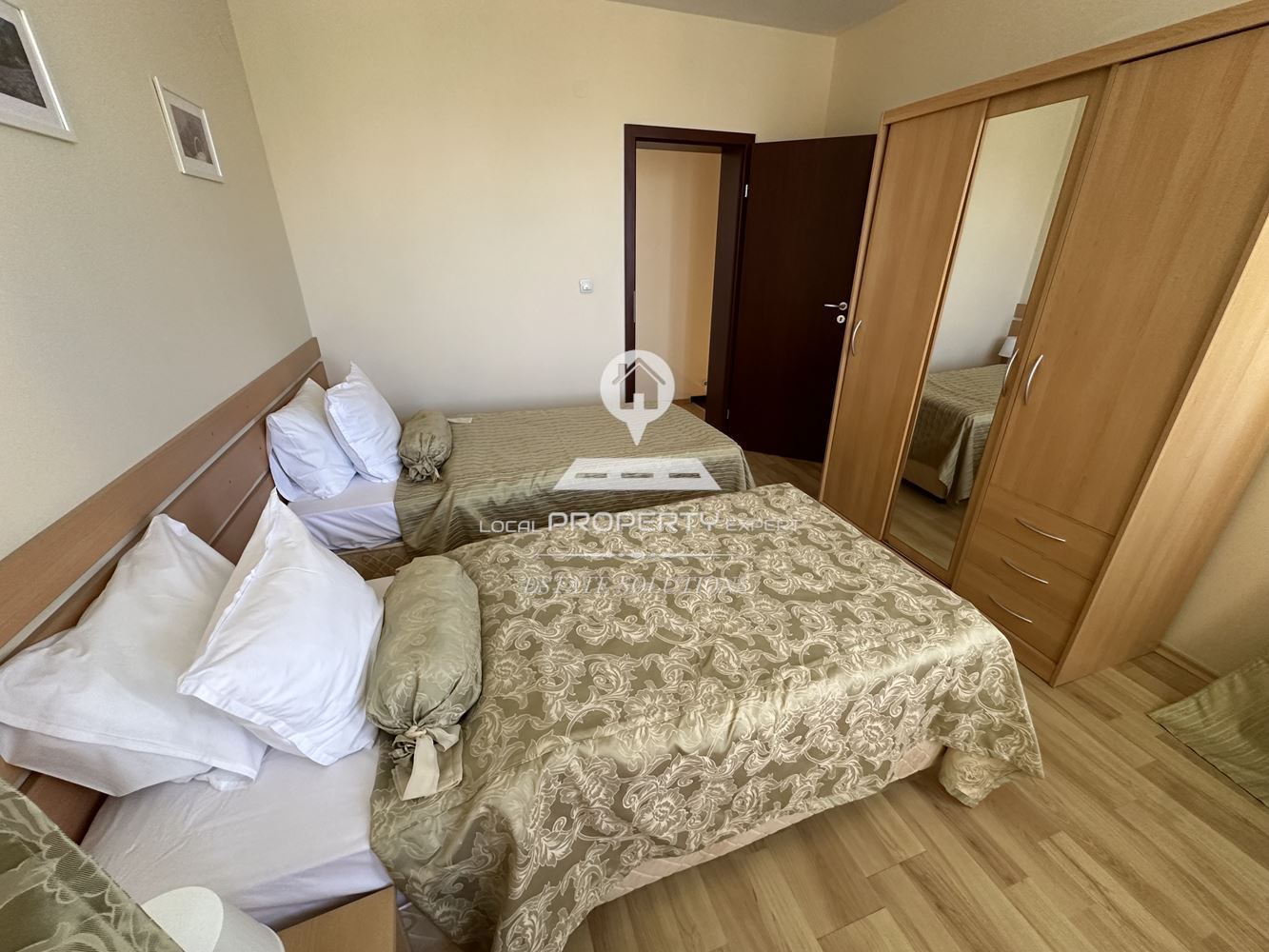 РЕНОВИРАНА ЕДНОФАМИЛНА КЪЩА ПОД НАЕМ В КОМПЛЕКС "PINE ROSE", МЕСТНОСТА "СВЕТИ ИВАН", ГР. БАНСКО. - 0