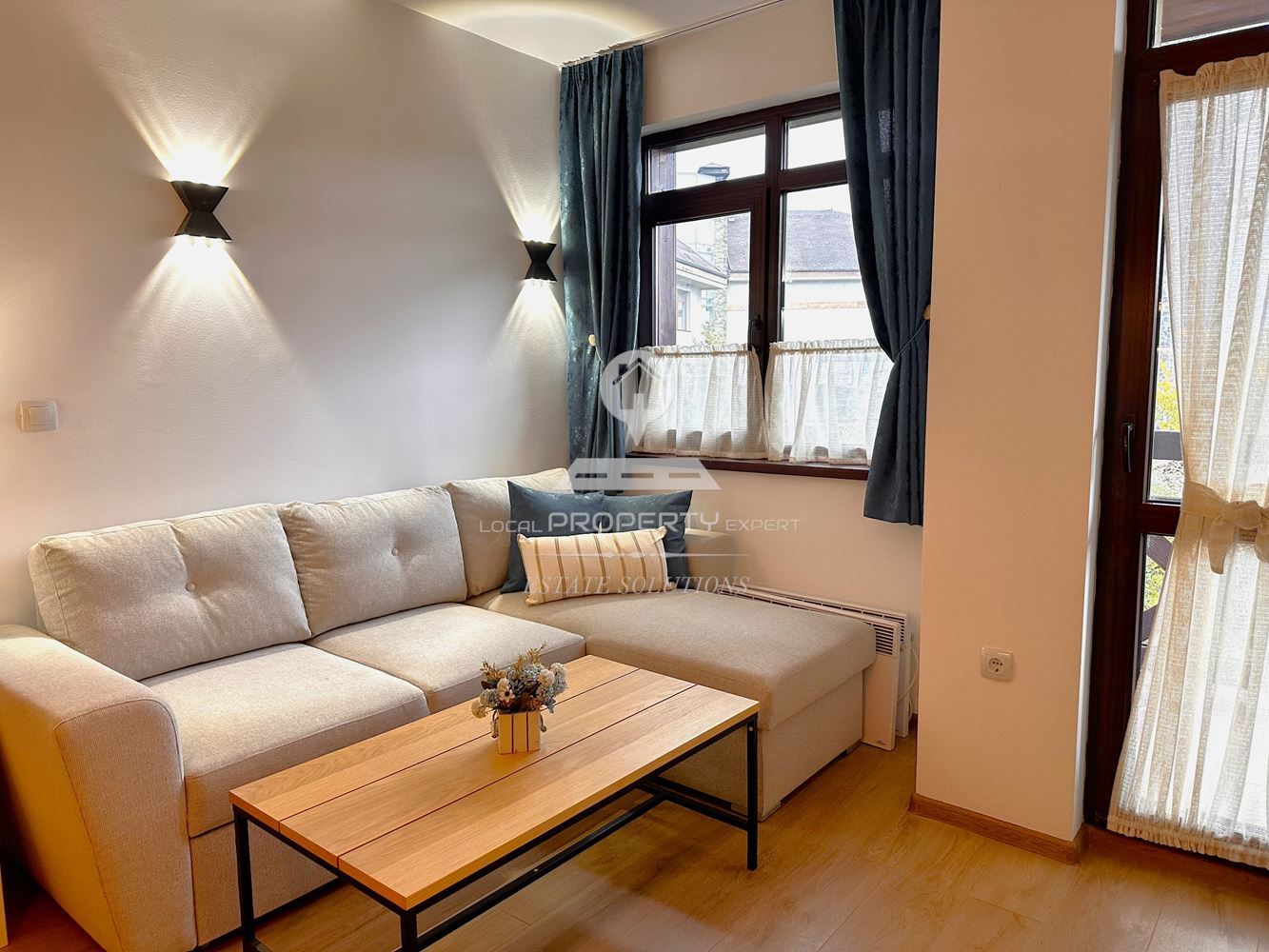 ДВУСТАЕН АПАРТАМЕНТ В ЖИЛИЩНА СГРАДА, С ПАРКО МЯСТО И МАЗЕ, ГР. БАНСКО - 0