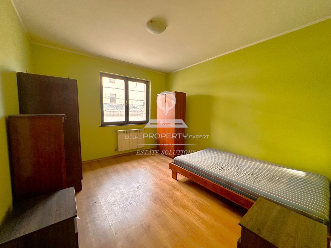 ТРИСТАЕН АПАРТАМЕНТ В ЖИЛИЩНАТА ЧАСТ К-С ТРИНИТИ, ИДЕАЛНИЯ ЦЕНТЪР НА БАНСКО - 0