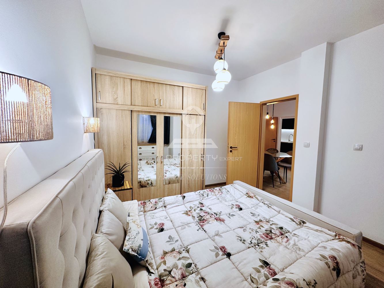 ДВУСТАЕН АПАРТАМЕНТ В ЖИЛИЩНА СГРАДА, С ПАРКО МЯСТО И МАЗЕ, ГР. БАНСКО - 0