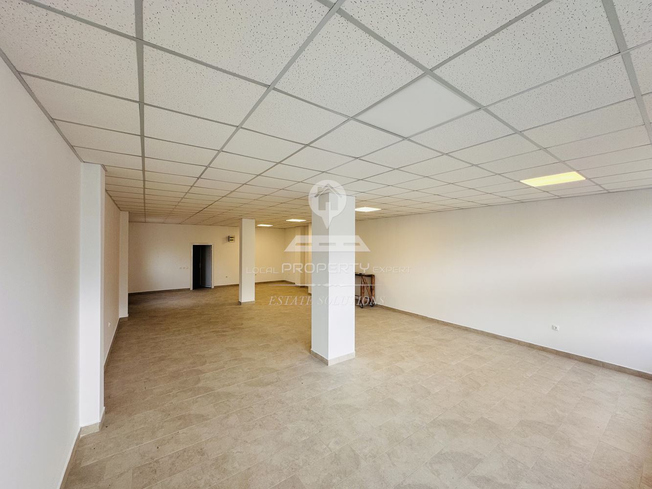 ТЪРГОВСКО ПОМЕЩЕНИЕ ПОД НАЕМ С ТОП ЛОКАЦИЯ, УЛ. "ПАТРИАРХ ЕВТИМИ", ГР. БАНСКО. - 0