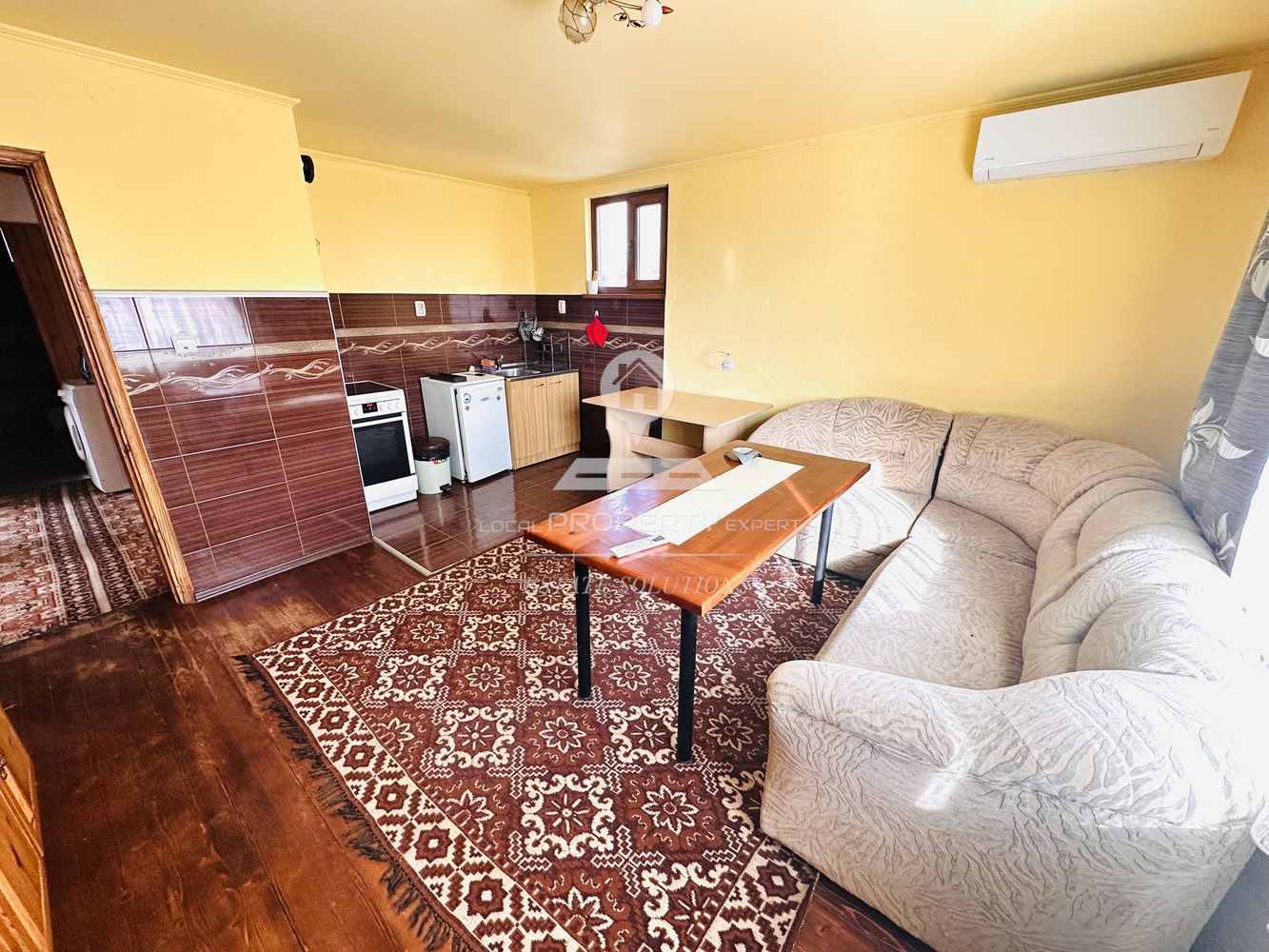 НАПЪЛНО ОБЗАВЕДЕН ЕТАЖ ОТ КЪЩА ПОД НАЕМ В ЖИЛИЩЕН РАЙОН, УЛ. ВАСИЛ АПРИЛОВ, КВ. ГЛАЗНЕ, ГР. БАНСКО. - 0