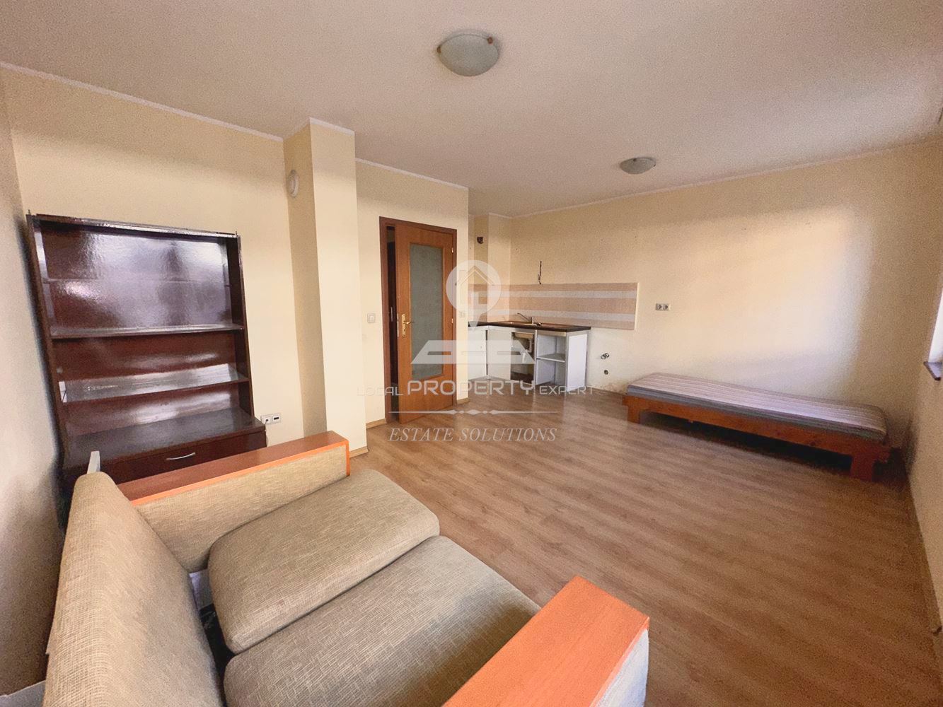 ТРИСТАЕН АПАРТАМЕНТ В ЖИЛИЩНАТА ЧАСТ К-С ТРИНИТИ, ИДЕАЛНИЯ ЦЕНТЪР НА БАНСКО - 0