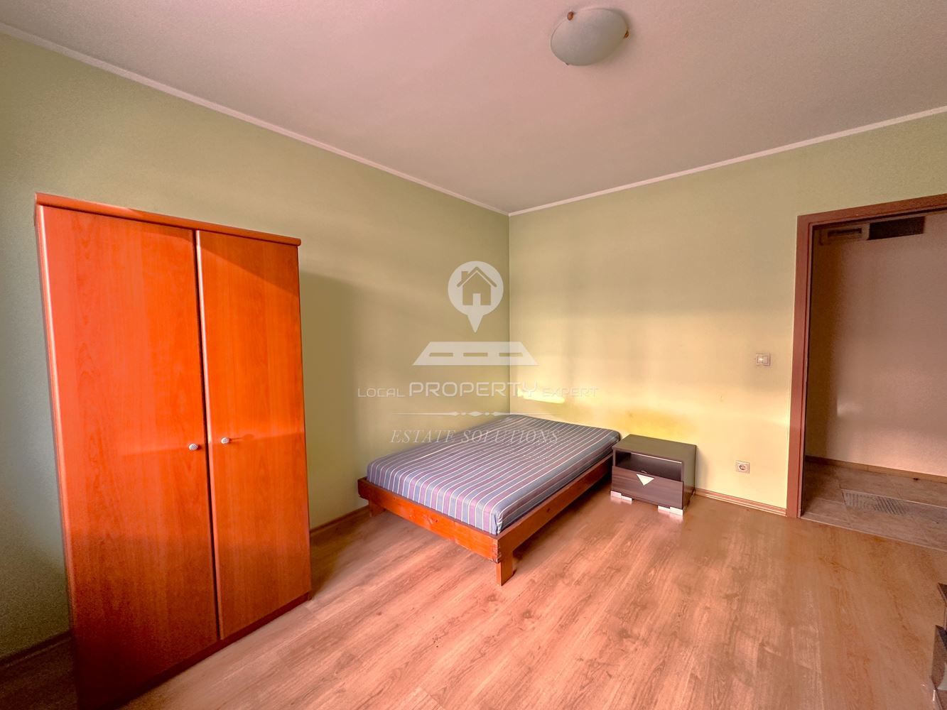 ТРИСТАЕН АПАРТАМЕНТ В ЖИЛИЩНАТА ЧАСТ К-С ТРИНИТИ, ИДЕАЛНИЯ ЦЕНТЪР НА БАНСКО - 0