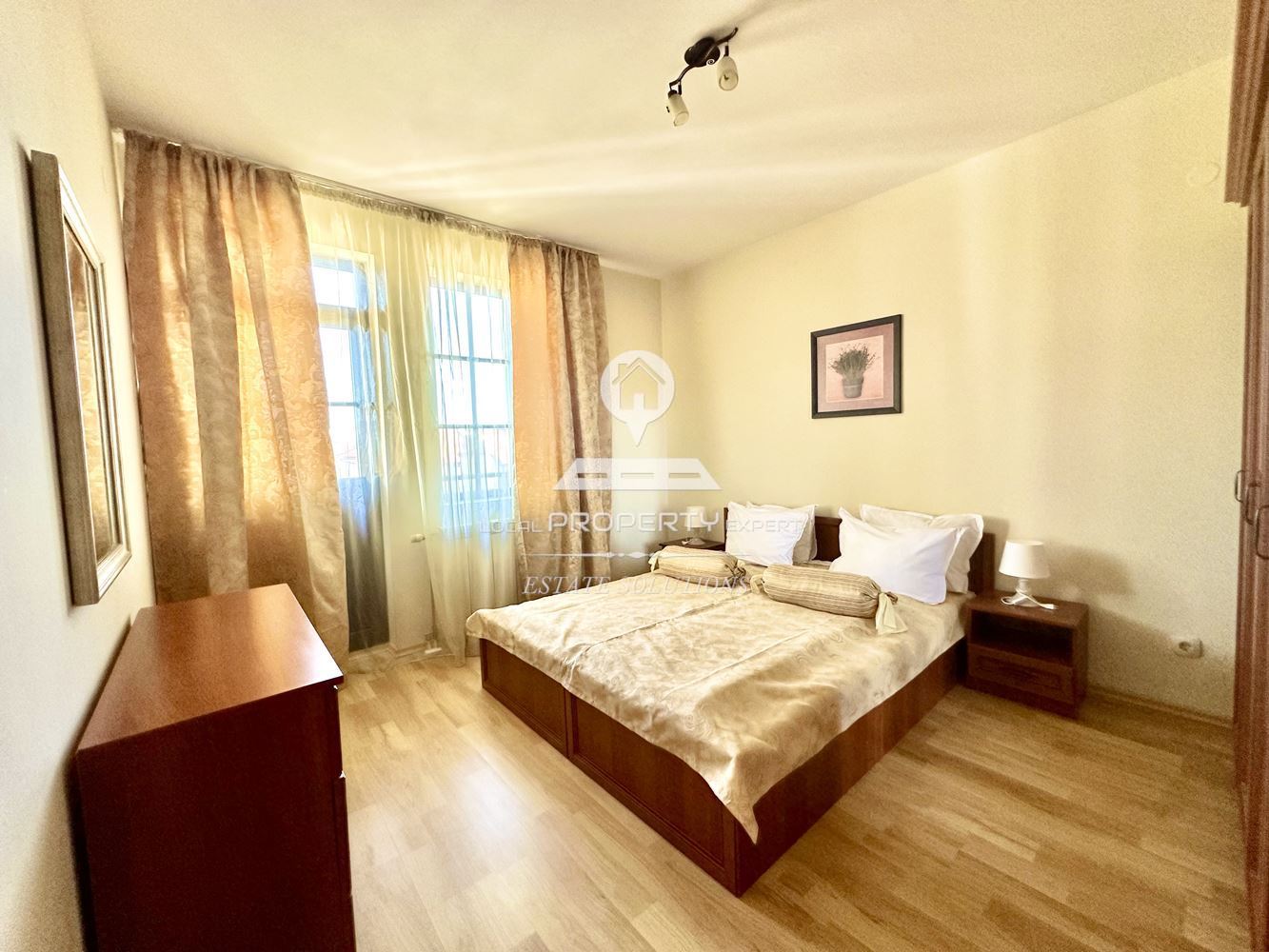 РЕНОВИРАНА ЕДНОФАМИЛНА КЪЩА ПОД НАЕМ В КОМПЛЕКС "PINE ROSE", МЕСТНОСТА "СВЕТИ ИВАН", ГР. БАНСКО. - 0