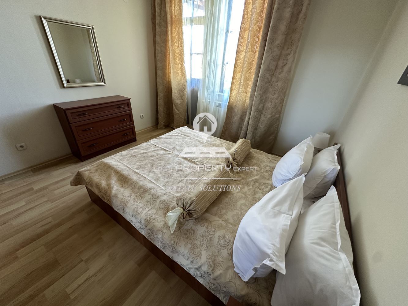 РЕНОВИРАНА ЕДНОФАМИЛНА КЪЩА ПОД НАЕМ В КОМПЛЕКС "PINE ROSE", МЕСТНОСТА "СВЕТИ ИВАН", ГР. БАНСКО. - 0