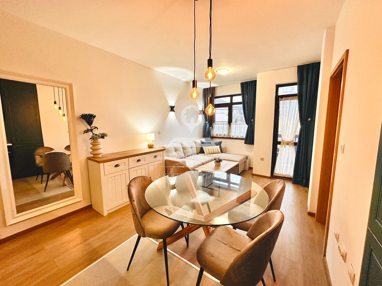 ДВУСТАЕН АПАРТАМЕНТ В ЖИЛИЩНА СГРАДА, С ПАРКО МЯСТО И МАЗЕ, ГР. БАНСКО - 0