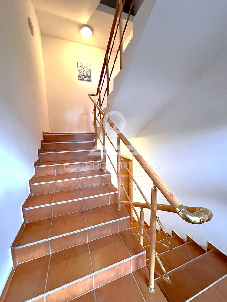 ДВУСТАЕН АПАРТАМЕНТ В ЖИЛИЩНА СГРАДА, С ПАРКО МЯСТО И МАЗЕ, ГР. БАНСКО - 0