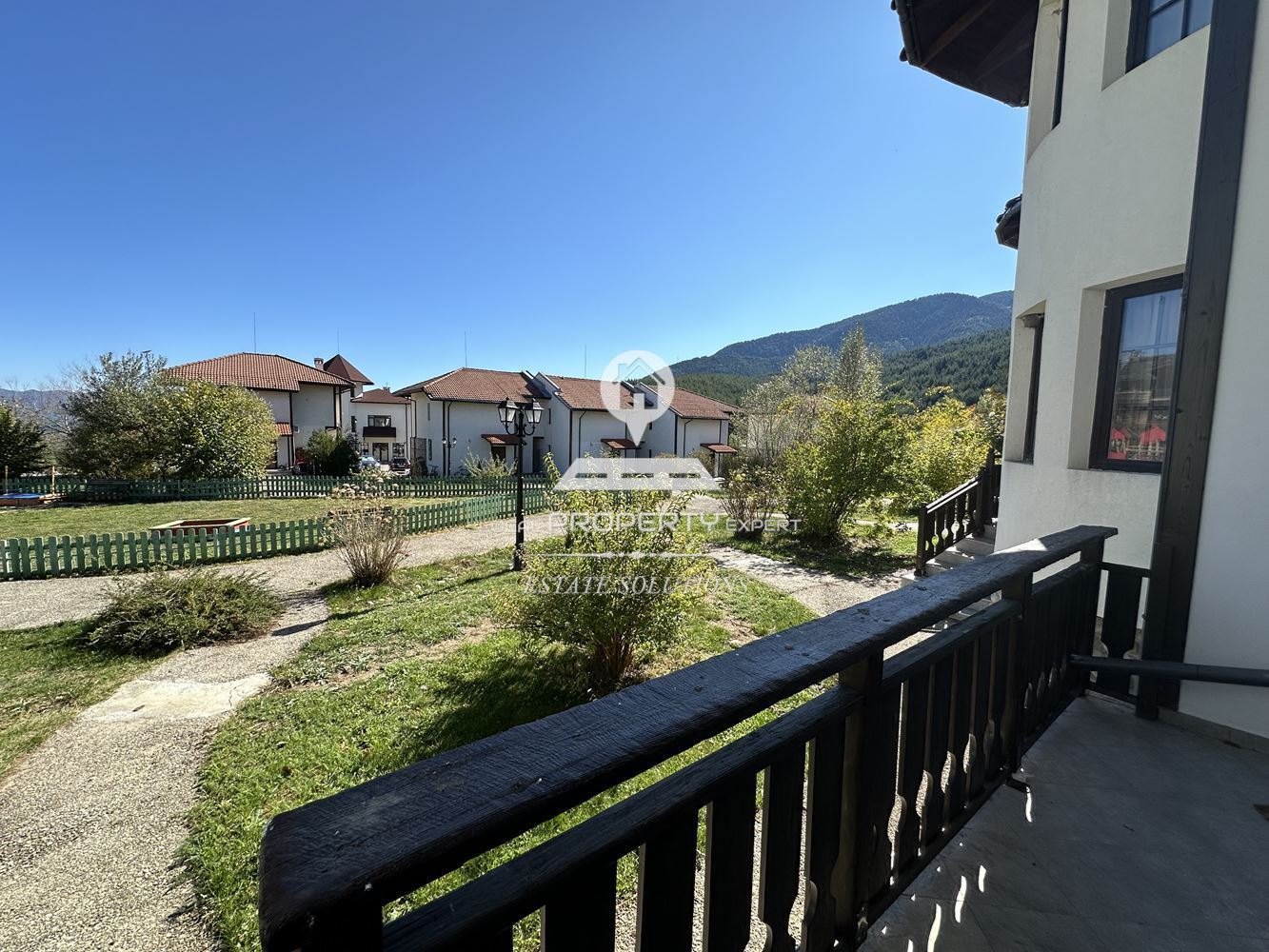 РЕНОВИРАНА ЕДНОФАМИЛНА КЪЩА ПОД НАЕМ В КОМПЛЕКС "PINE ROSE", МЕСТНОСТА "СВЕТИ ИВАН", ГР. БАНСКО. - 0